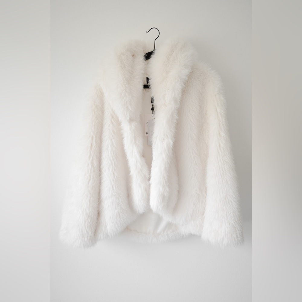 Bardot White Faux Fur Mobwife Jacket NWT - Picture 4 of 9